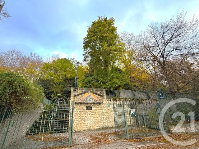  - PARIS - 