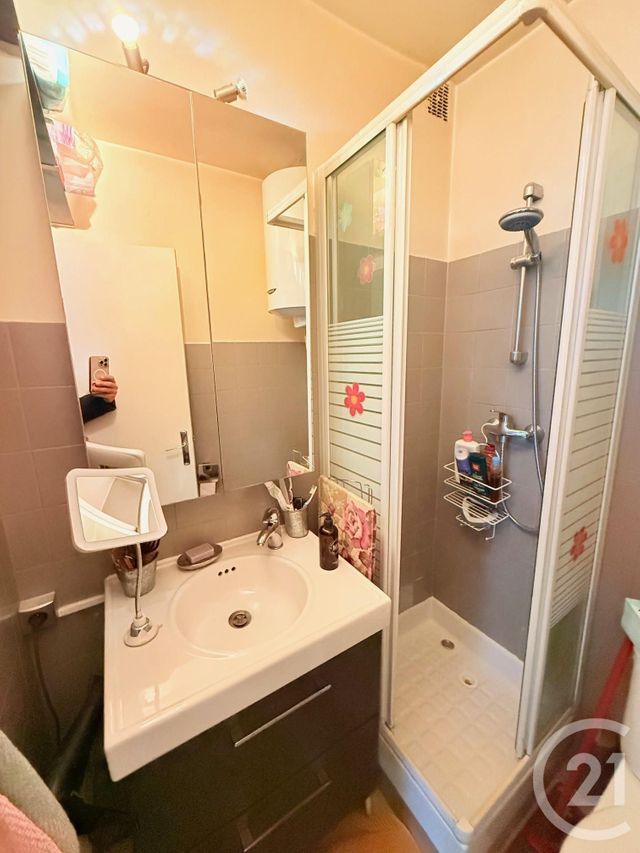 Appartement F1 à vendre - 1 pièce - 23.0 m2 - PARIS - 75020 - ILE-DE-FRANCE - Century 21 Pyrénées