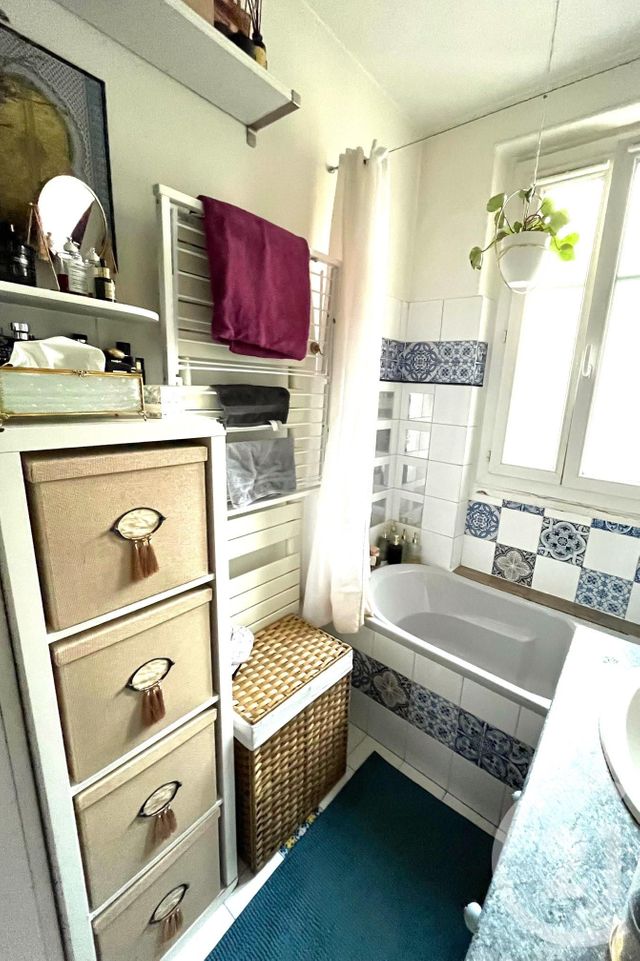 Afficher la photo en grand Appartement F2 à vendre - 2 pièces - 43.0 m2 - PARIS - 75020 - ILE-DE-FRANCE - Century 21 Pyrénées