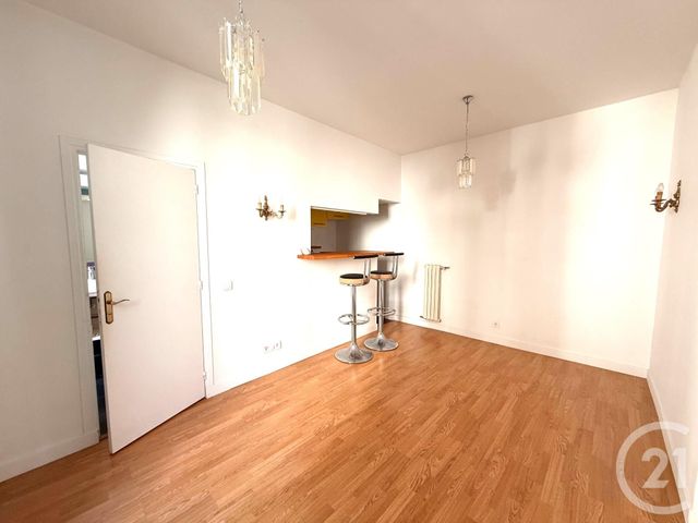 Appartement F3 à vendre - 3 pièces - 46.0 m2 - PARIS - 75020 - ILE-DE-FRANCE - Century 21 Pyrénées