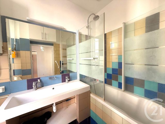 Appartement F3 à vendre - 3 pièces - 46.0 m2 - PARIS - 75020 - ILE-DE-FRANCE - Century 21 Pyrénées