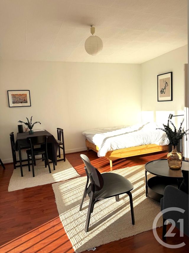 Appartement F1 à vendre - 1 pièce - 36.0 m2 - PARIS - 75020 - ILE-DE-FRANCE - Century 21 Pyrénées