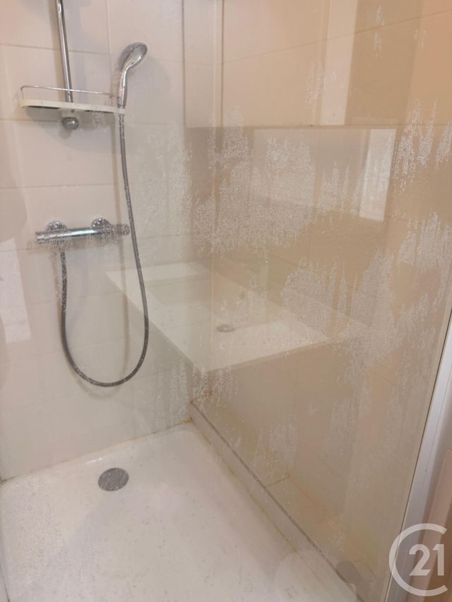 Appartement F1 à louer - 1 pièce - 25.0 m2 - PARIS - 75019 - ILE-DE-FRANCE - Century 21 Pyrénées