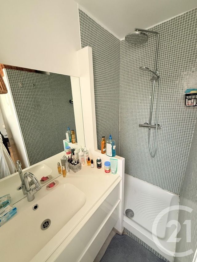 Appartement F2 à louer - 2 pièces - 31.0 m2 - PARIS - 75020 - ILE-DE-FRANCE - Century 21 Pyrénées