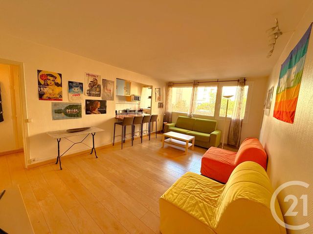 Appartement F2 à vendre - 2 pièces - 54.2 m2 - PARIS - 75020 - ILE-DE-FRANCE - Century 21 Pyrénées