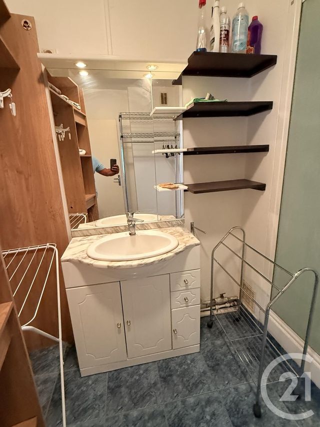 Appartement F2 à vendre - 2 pièces - 54.2 m2 - PARIS - 75020 - ILE-DE-FRANCE - Century 21 Pyrénées