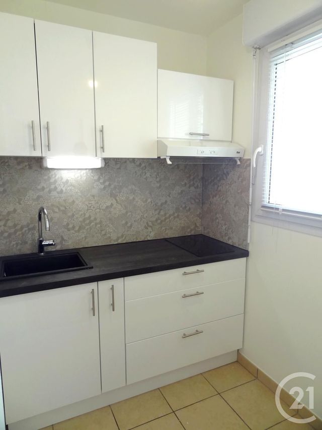 Appartement F2 à louer - 2 pièces - 45.1 m2 - LES LILAS - 93 - ILE-DE-FRANCE - Century 21 Pyrénées