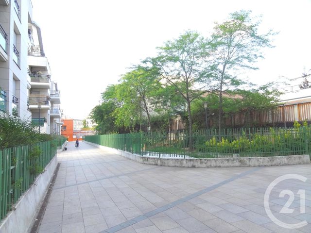 Appartement F2 à louer - 2 pièces - 45.1 m2 - LES LILAS - 93 - ILE-DE-FRANCE - Century 21 Pyrénées