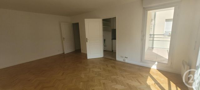 Appartement F2 à louer - 2 pièces - 45.1 m2 - LES LILAS - 93 - ILE-DE-FRANCE - Century 21 Pyrénées