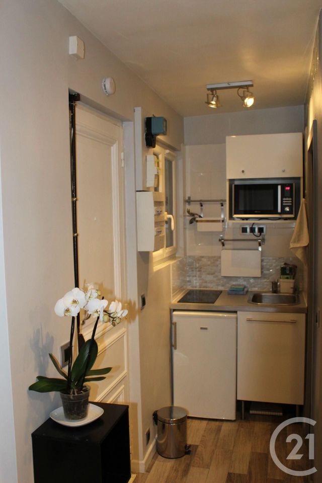 Appartement F1 à vendre - 1 pièce - 10.48 m2 - PARIS - 75020 - ILE-DE-FRANCE - Century 21 Pyrénées