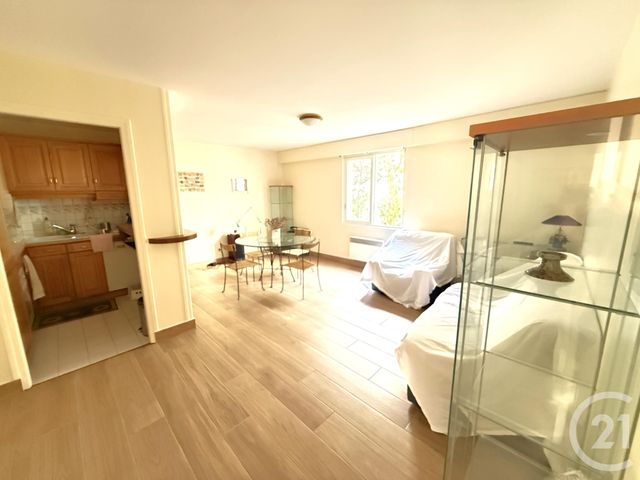 Appartement F2 à vendre - 2 pièces - 46.0 m2 - PARIS - 75020 - ILE-DE-FRANCE - Century 21 Pyrénées