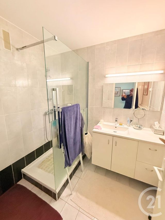 Appartement F3 à vendre - 3 pièces - 72.0 m2 - PARIS - 75020 - ILE-DE-FRANCE - Century 21 Pyrénées